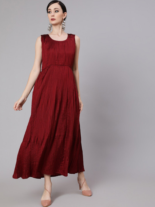 Maroon crinkled maxi dress