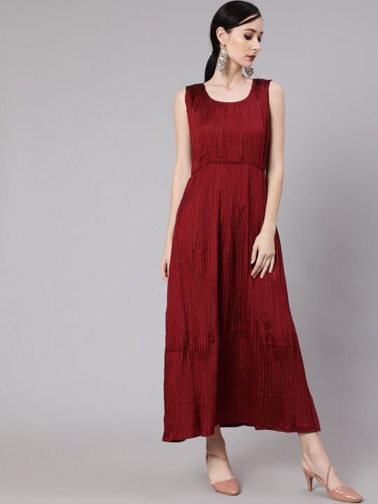 Maroon crinkled maxi dress