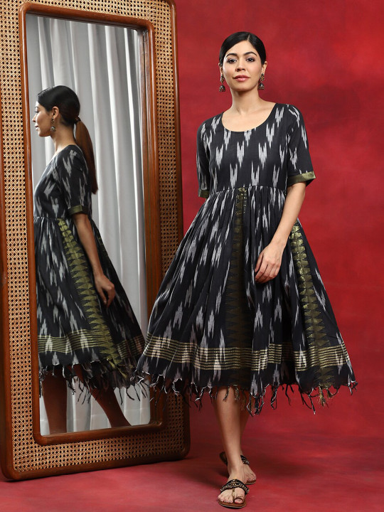 Black and grey ikat printed midi dress
